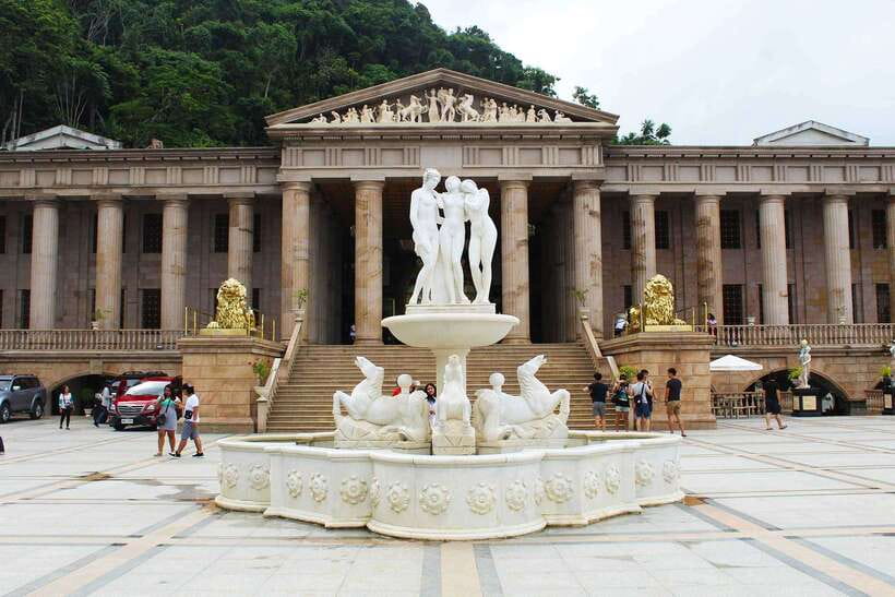 Cebu: Private Panoramic Tour with Dinner - A roadside market and the everyday side of Cebu