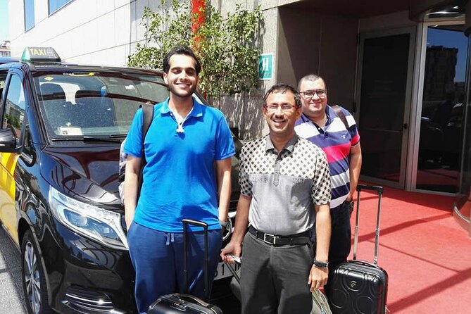 Cebu Private Transfer from Mactan Cebu International Airport (CEB) to Cebu city - Choosing between the Premium sedan and eight-seat van