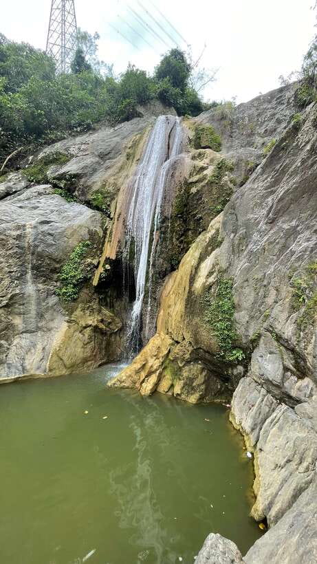 Cebu: Quick Hiking Trip Outside of the Concrete Jungle - Budlaan Falls: Water, Rocks, and Village Life