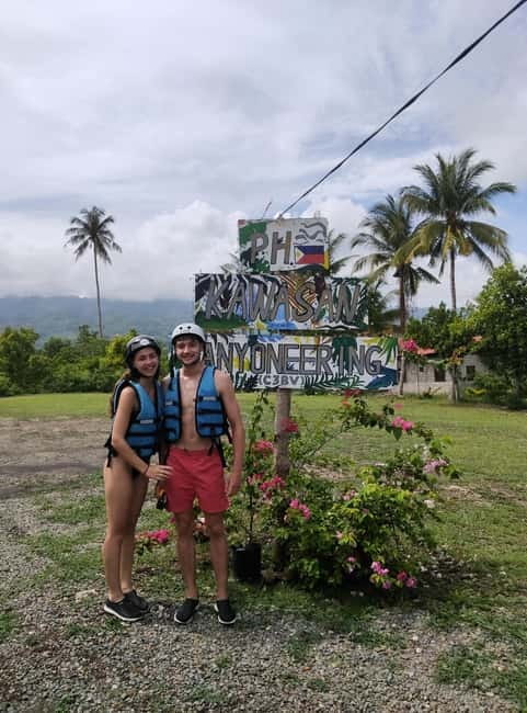 Cebu: Whale Shark Encounter and Kawasan Canyoneering - Lunch with a Filipino family