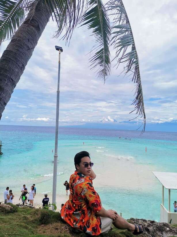 Cebu: Whaleshark Encounter, Tumalog Falls & Sumilon Sandbar - Who should book this experience?