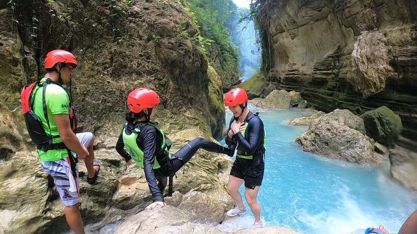 Cebu:WhaleShark Watching & Kawasan Canyoneering Private Tour - Meeting the whale sharks in Oslob