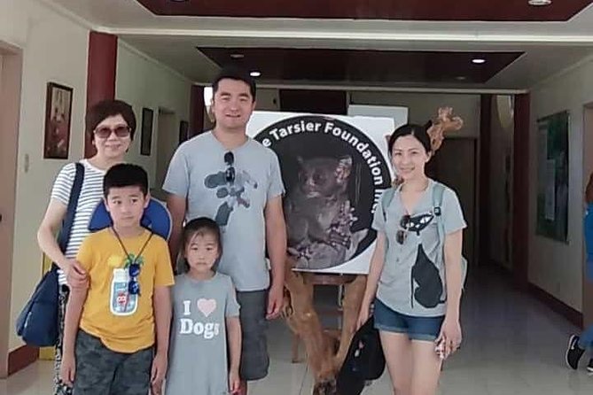 Chocolate hills tour with Tarsier & Loboc river Buffet Lunch (half-day tour) - What the private format changes
