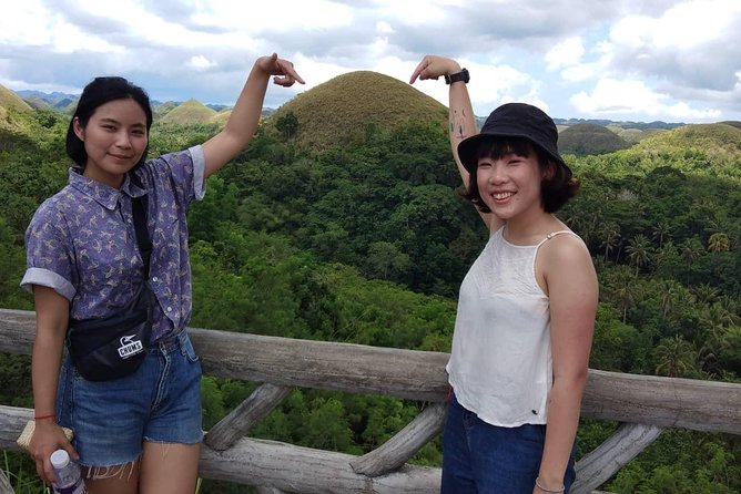 Chocolate hills tour with Tarsier & Loboc river Buffet Lunch (half-day tour) - Tarsiers at a conservation area