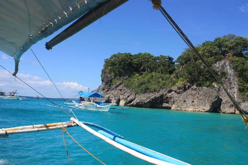 Coron: Barracuda Lake and Reef Garden Tour with Lunch - Barracuda Lake and the rocky approach