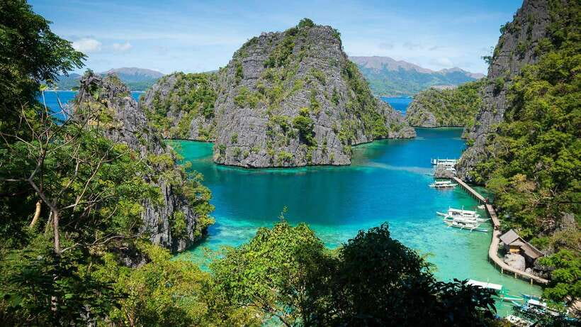 Coron: Complete Island Hopping Guided Tour with Lunch - Key points at a glance