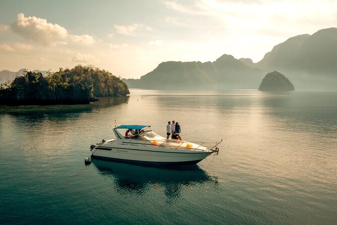 Coron Island Hopping Tour: via Private Yacht - Kayangan Lake and Barracuda Lake