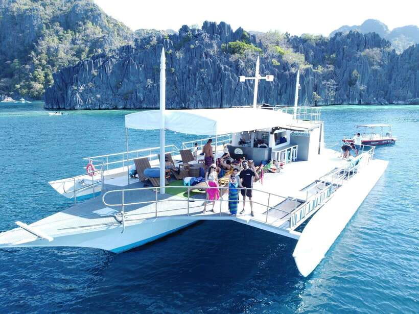 Coron Island: Premier Trimaran Tour - Barracuda Lake: warm water and a short walk