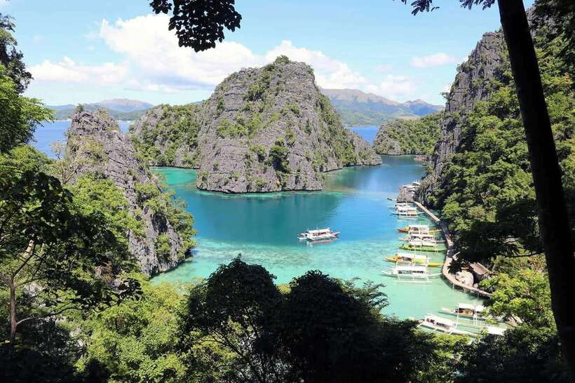 CORON:ISLAND TOUR A Lakes and Snorkeling with Corals - Kayangan Lake brings the biggest early payoff