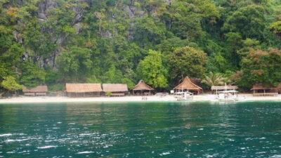 Coron: Off-Bay Islands, Lagoons and Lakes Hopping Tour - CYC Beach for shallow water and marine life