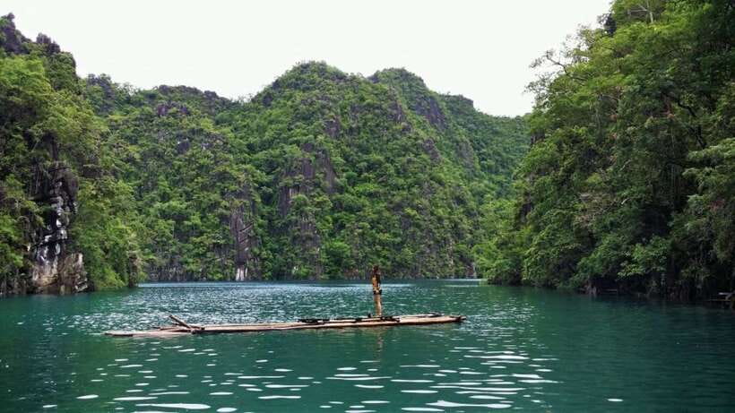Coron: Off-Bay Islands, Lagoons and Lakes Hopping Tour - A beach lunch with BBQ and seafood