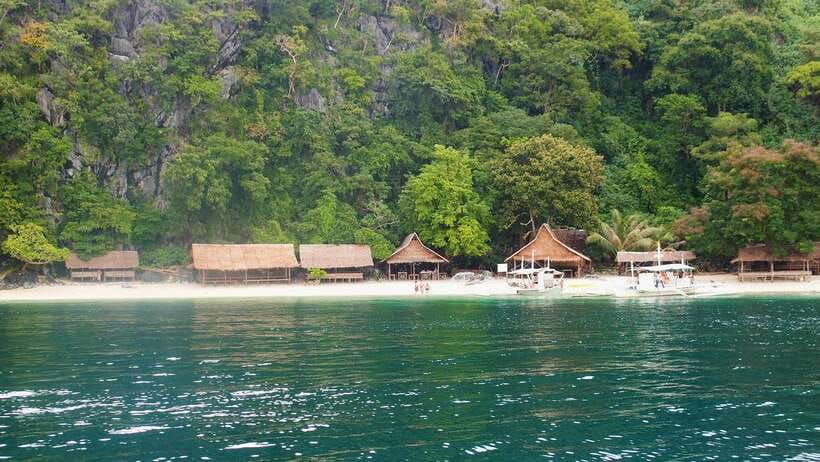 Coron: Off-Bay Islands, Lagoons and Lakes Hopping Tour - CYC Beach for shallow water and marine life