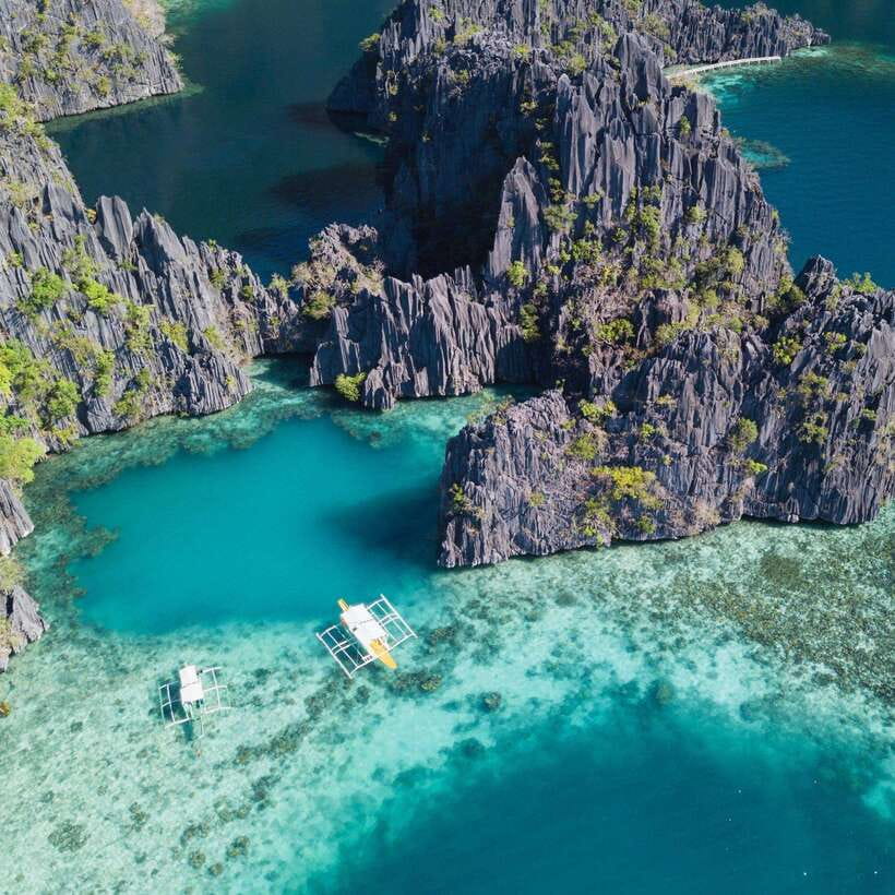Coron Private Tour B: Barracuda Lake and Smith Beach - Seeing Skeleton Wreck beneath the surface