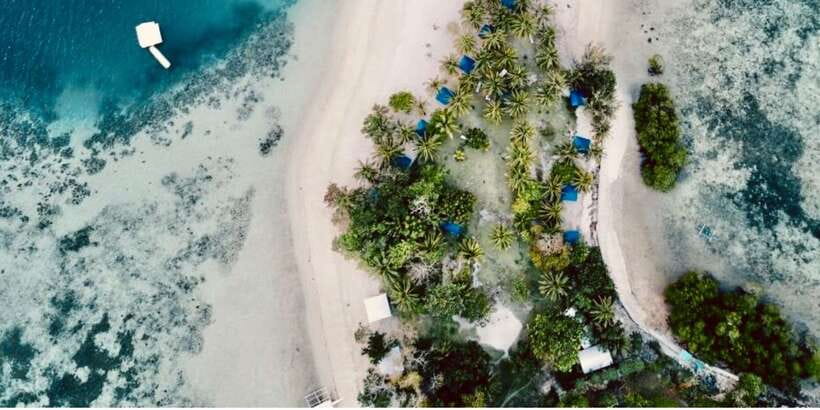 Coron Private Tour D: Reef and Wrecks - Pass Island: the reason to accept the long ride