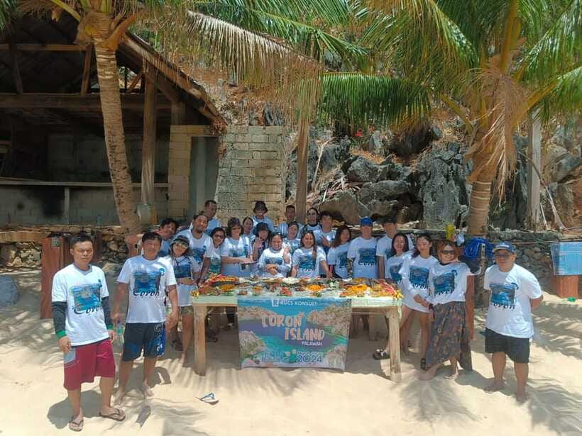 CORON TOUR - PRIVATE BOAT RENTAL with LUNCH (7 Destinations) - Siete Pecados and Coron’s reef life
