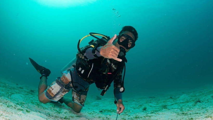 El Nido: Discover Scuba Diving with Manta Rays in Sibaltan - First session: learning the basics to 6 meters