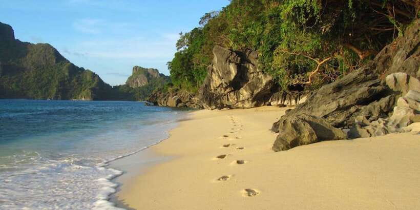 El Nido: Hidden Beaches and Lagoons Boat Hopping Tour D - What the $23 price really covers