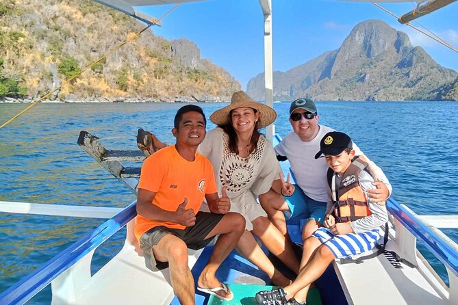 El Nido Highlights Tour w/ Island Lunch - Hidden Beach: the quietest-feeling stop