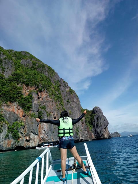 El Nido Island Tour D - Boat comfort and group atmosphere