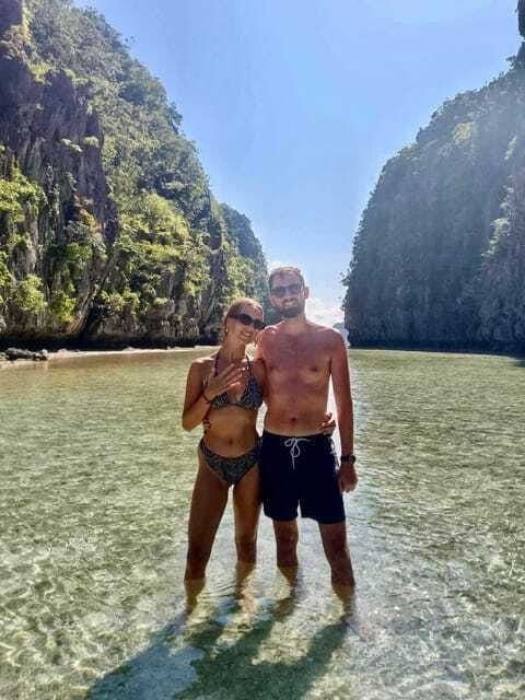 El Nido: Private Boat Tour A to Big Lagoon and Beaches - Lunch and a break at Shimizu Island