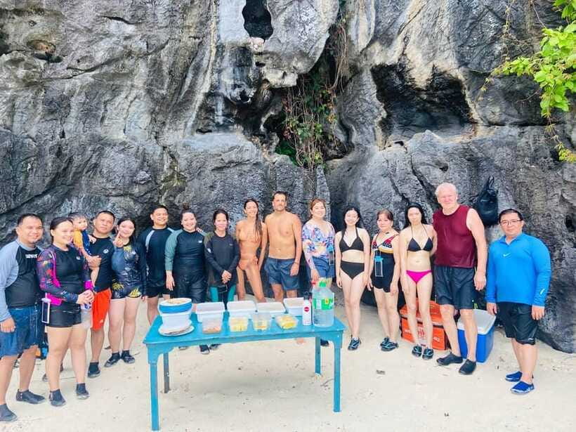 EL NIDO: Private Island Hopping Tour C w/BUFFET LUNCH - Hidden Beach: A Swim Through the Rocks