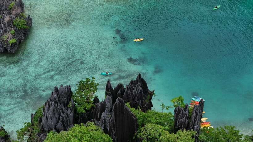El Nido: Private Tour B with Snake Island and Caves - Cudugnon Cave and a lunch break on the water