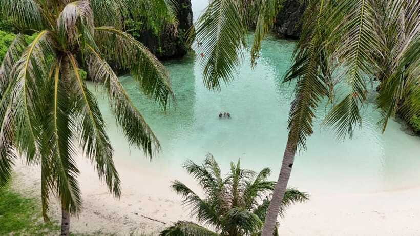 El Nido: Private Tour B with Snake Island and Caves - What the $27 price delivers