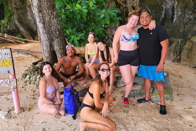 El Nido Private Tour D with Lunch - Paradise Beach is the day’s easiest pause