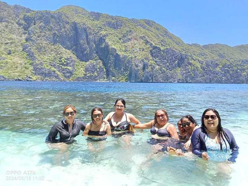 El Nido: Shared Island Hopping Tour C with Buffet Lunch - Hidden Beach rewards a short swim