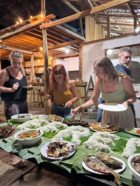 El Nido, Sibaltan: Family Dinner, Bonfire and Karaoke - Karaoke with two microphones