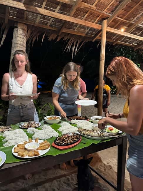 El Nido, Sibaltan: Family Dinner, Bonfire and Karaoke - Who will enjoy this Sibaltan evening?