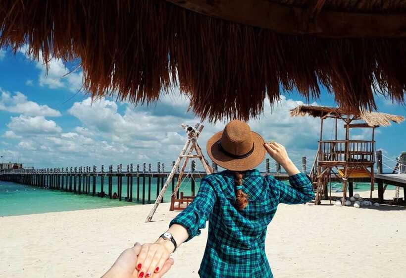 From Bacolod: Asia's Biggest Floating Bar on Lakawon Island - The cottage: useful base, uncertain comfort