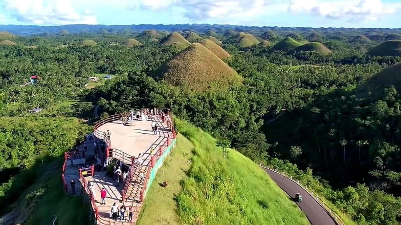 From Cebu: Bohol Countryside & Buffet Lunch Exclusive Tour - A buffet on the Loboc River