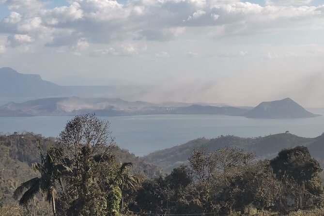 From Manila: Amazing Taal Volcano Island Boat Lake Tour w/ Guide - The 5:30 a.m. pickup and the long ride out