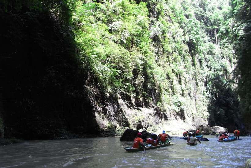 From Manila: Majestic Pagsanjan Falls Adventure - The long road from Manila to Pagsanjan