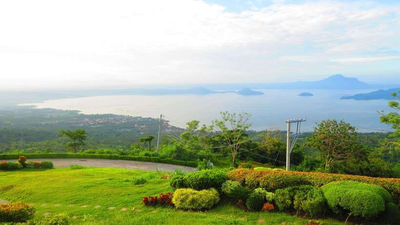 From Manila: Tagaytay Countryside Wonders: A Half-Day Tour - What the guides add to the day