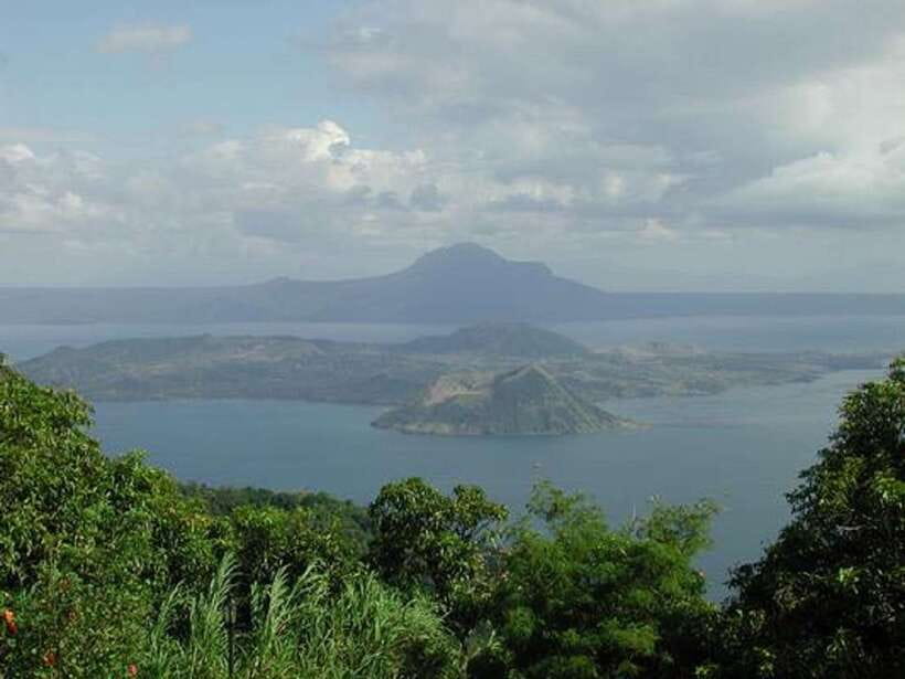 Full-Day Manila City, Tagaytay Taal Volcano and Lake Tour - Walking through Intramuros