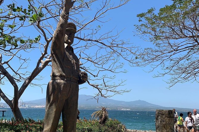 Full-Day Tour in Corregidor and Bataan War Memorial from Manila - What the guide adds to the day