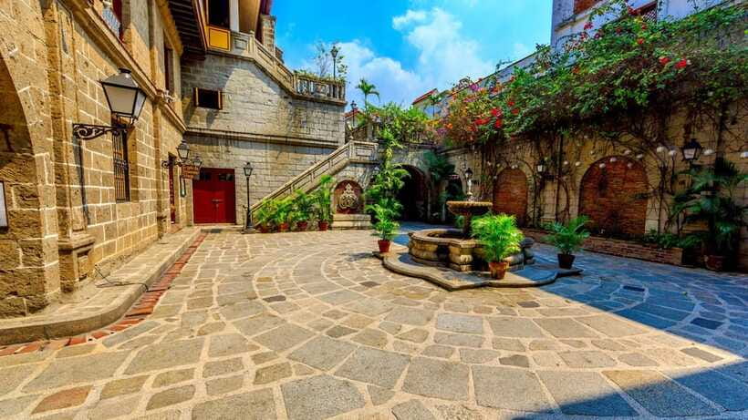 Half-Day Heritage Tour: Manila’s Historic Gems - Manila Cathedral: a brief look at a major church
