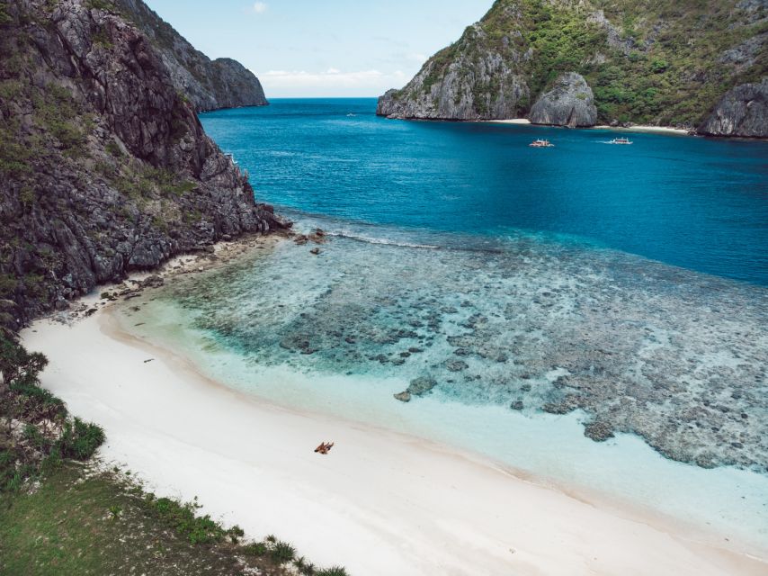Half-Day Seasation Premium Speedboat Group Island Hopping - Guides, snacks, and the human side of the trip