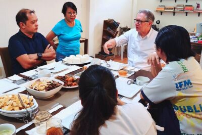 Home Cooked Meal with a Filipino Grandma - Meeting Oyet and Entering the Neighborhood