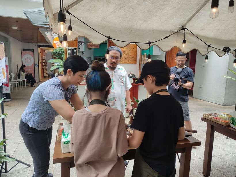 Makati: Hands on Manila Cooking Class - Pancit, lumpia, and turon on your own cooker