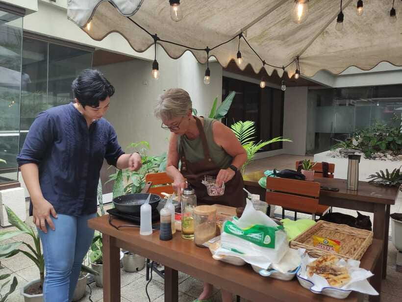 Makati: Hands on Manila Cooking Class - What the two hours feel like