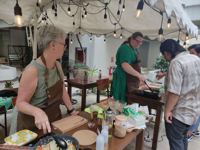 Makati: Hands on Manila Cooking Class - How personal is the teaching?