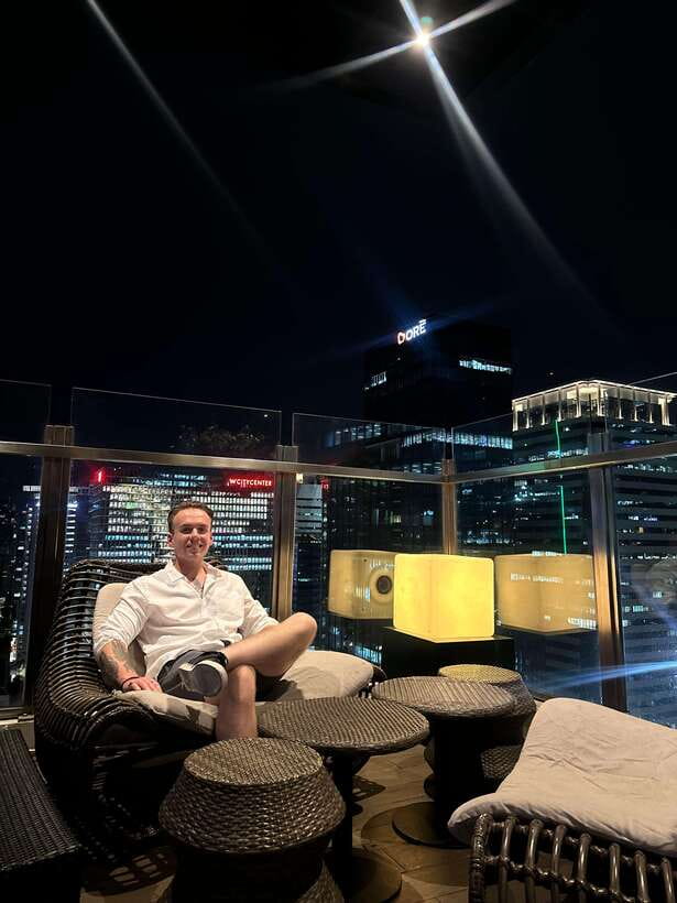 Makati Hidden Bars and Rooftop Bars with Venus - Moving into a house or techno club