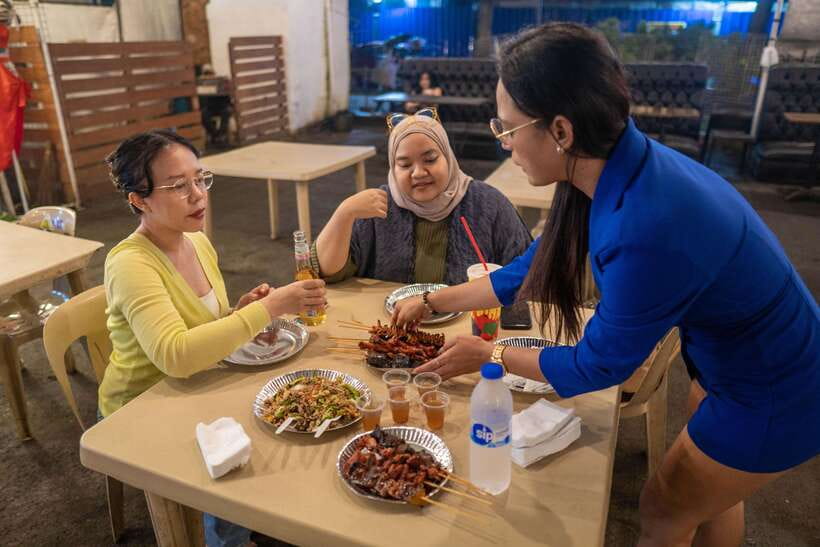 Makati: Street Food Experience with a Local Guide - The rooftop bar finish in Makati