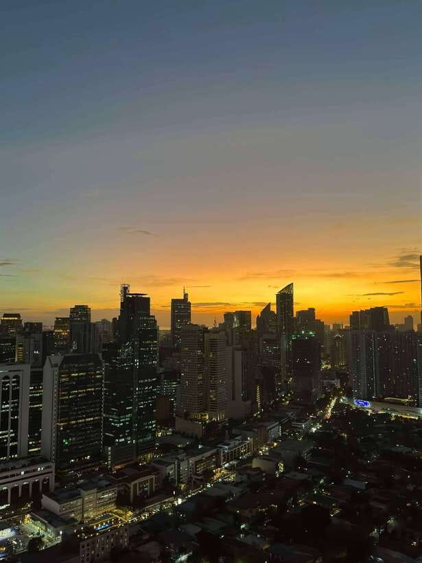 Makati Street food Tour, End with a Rooftop City View - Filipino refreshments, cold beer, and dessert