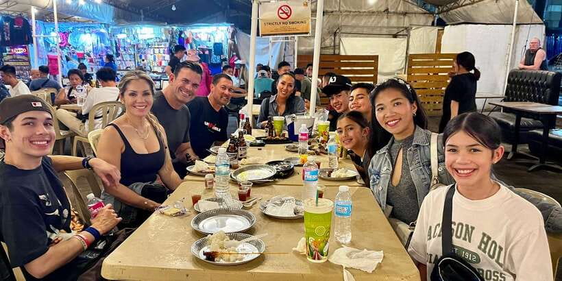 Makati Street Food Tour Experience - A small group makes the evening more personal