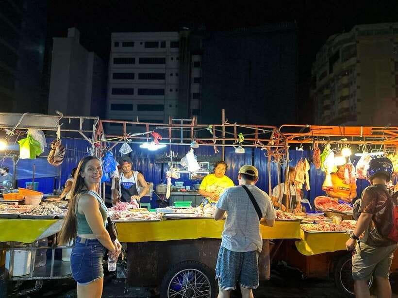 Manila: Chinatown Nighttime Tour by Tuk-Tuk - A quieter finish at the Pasig River Esplanade