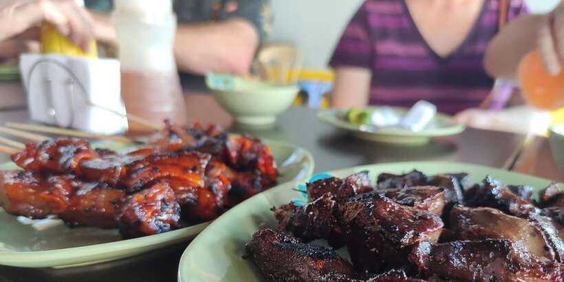 Manila Food Tour: Introduction to Philippine Street Food - What the neighborhood setting adds